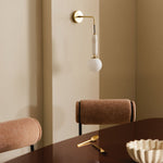 valenes-wall-lamp