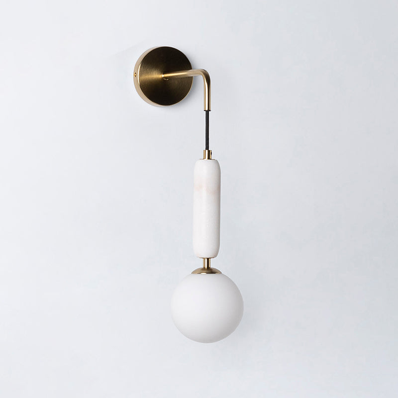 valenes-wall-lamp