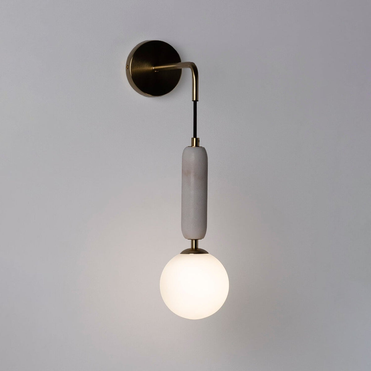 valenes-wall-lamp