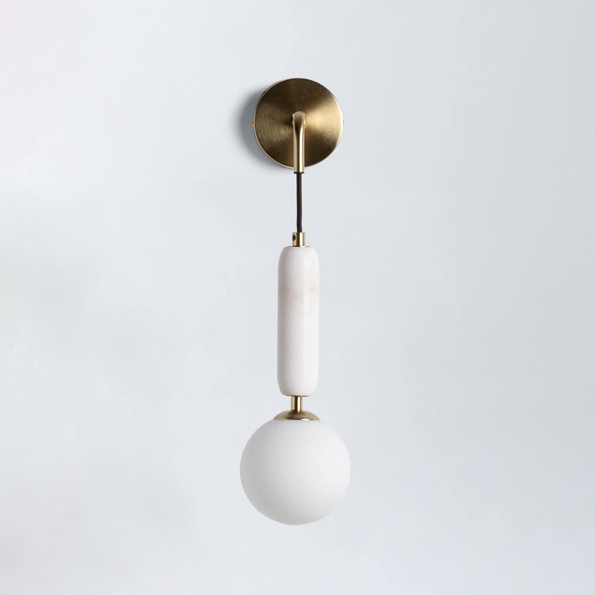 valenes-wall-lamp