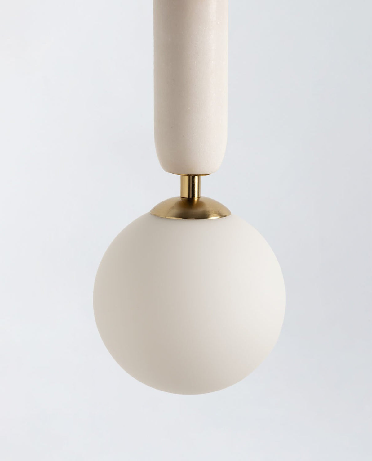 valenes-wall-lamp