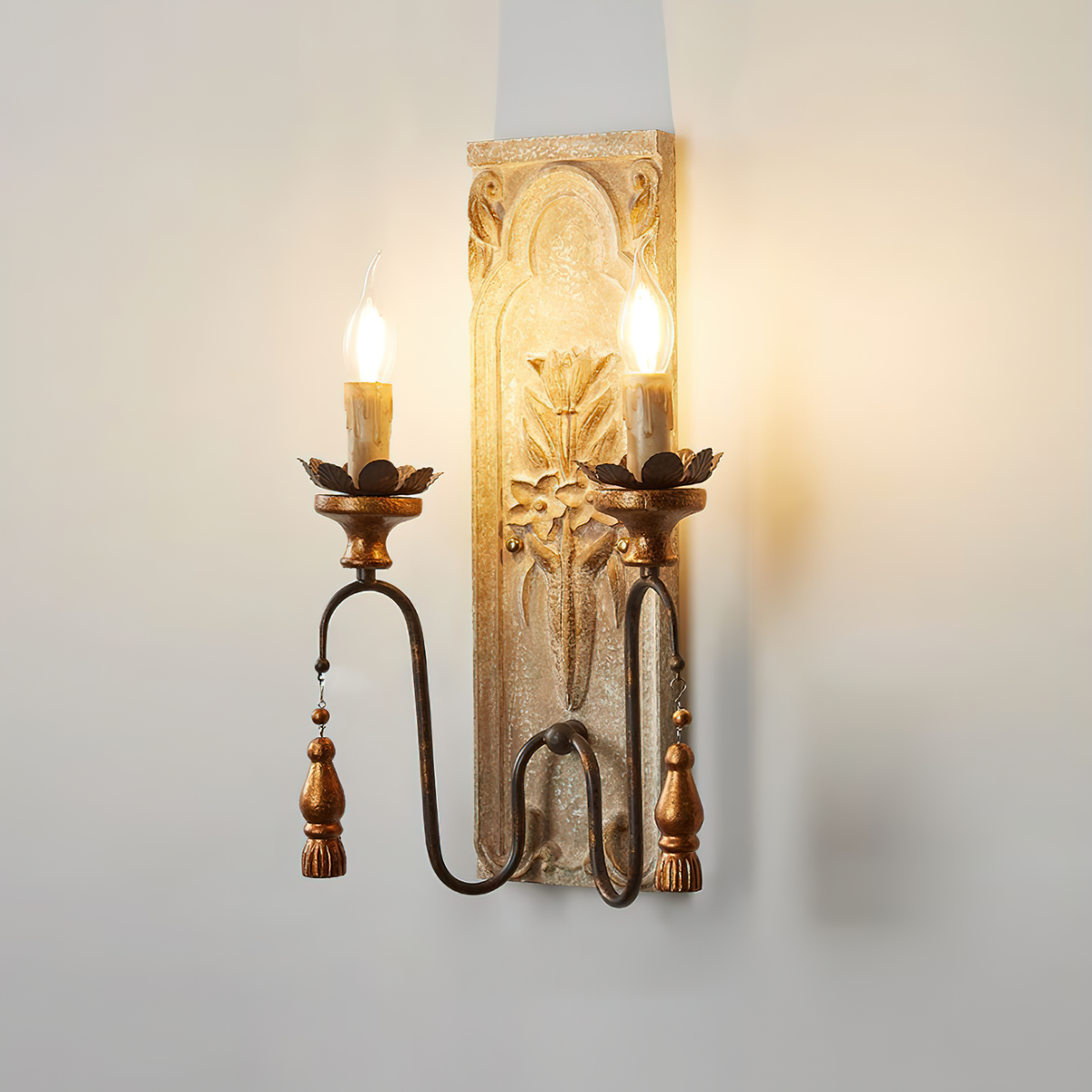 valentina-wall-lamp