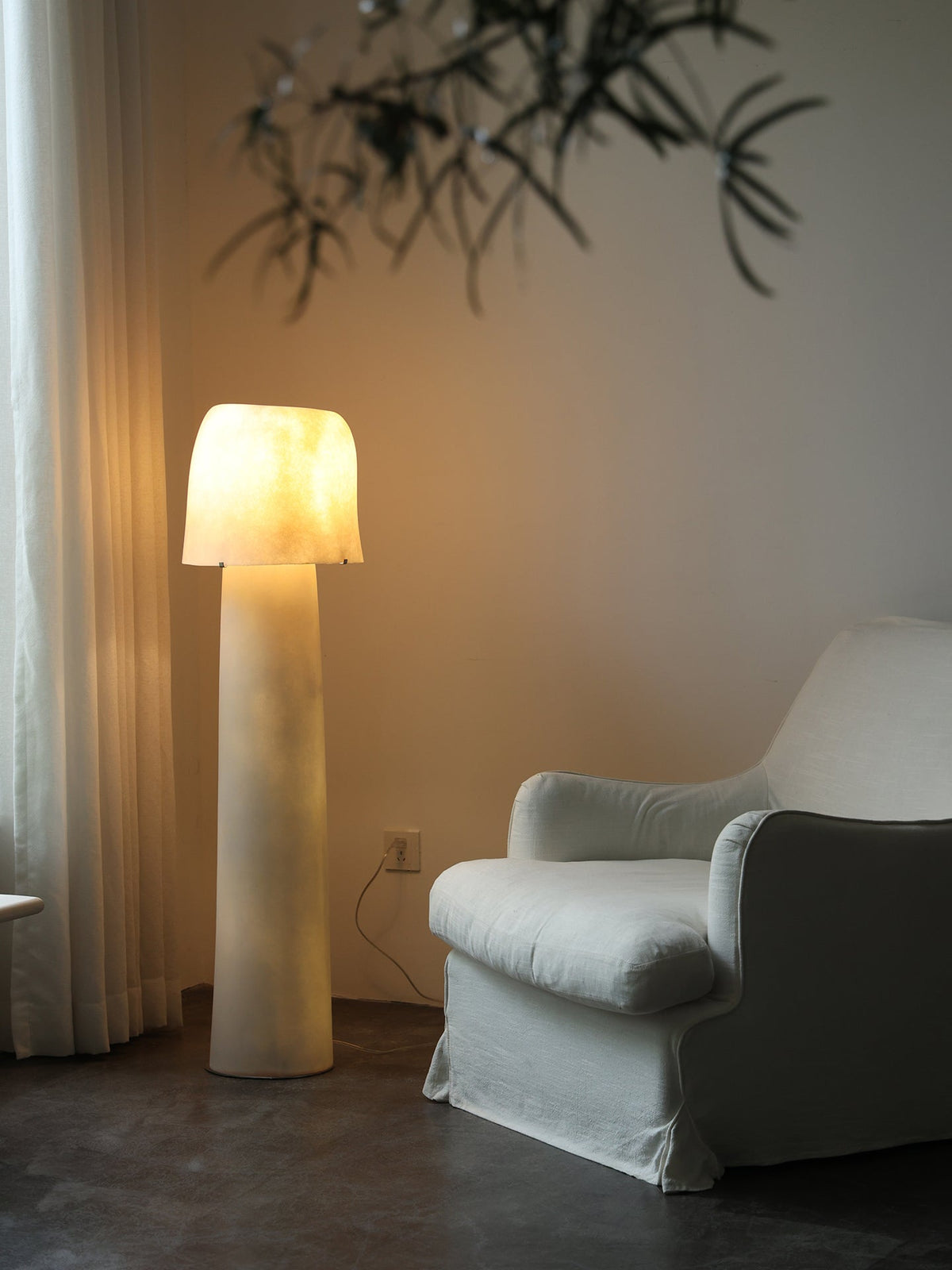 Vellum Sculptural Floor Lamp – Modern Artisan Lighting for Living Room & Bedroom