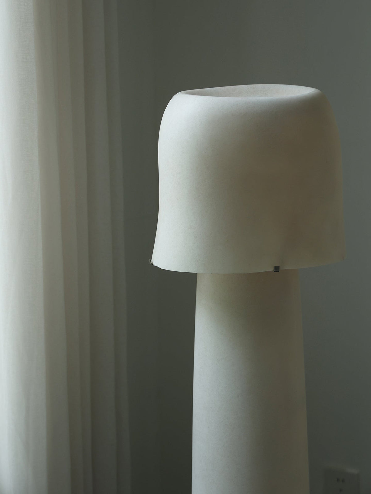 Vellum Sculptural Floor Lamp – Modern Artisan Lighting for Living Room & Bedroom