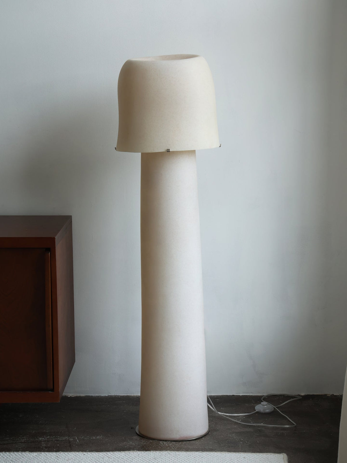 Vellum Sculptural Floor Lamp – Modern Artisan Lighting for Living Room & Bedroom
