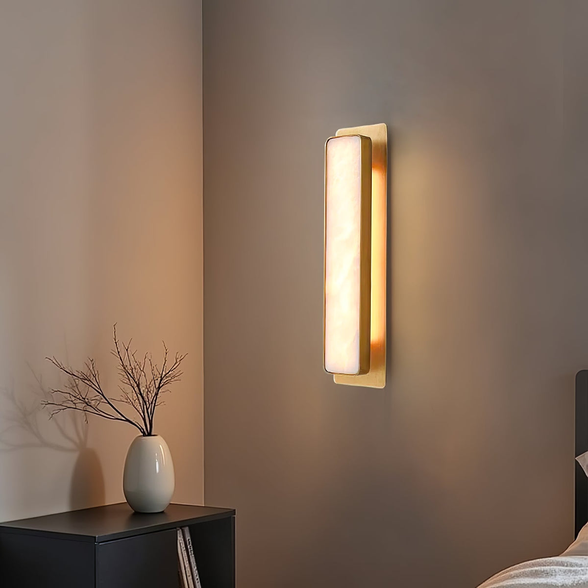 Velmora Alabaster Wall Sconce – Modern LED Wall Light in Gold or Black