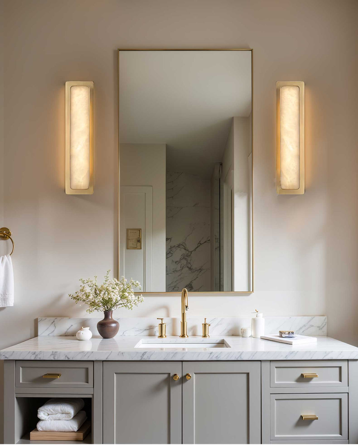 Velmora Alabaster Wall Sconce – Modern LED Wall Light in Gold or Black