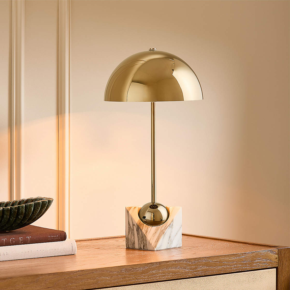 venus-marble-table-lamp