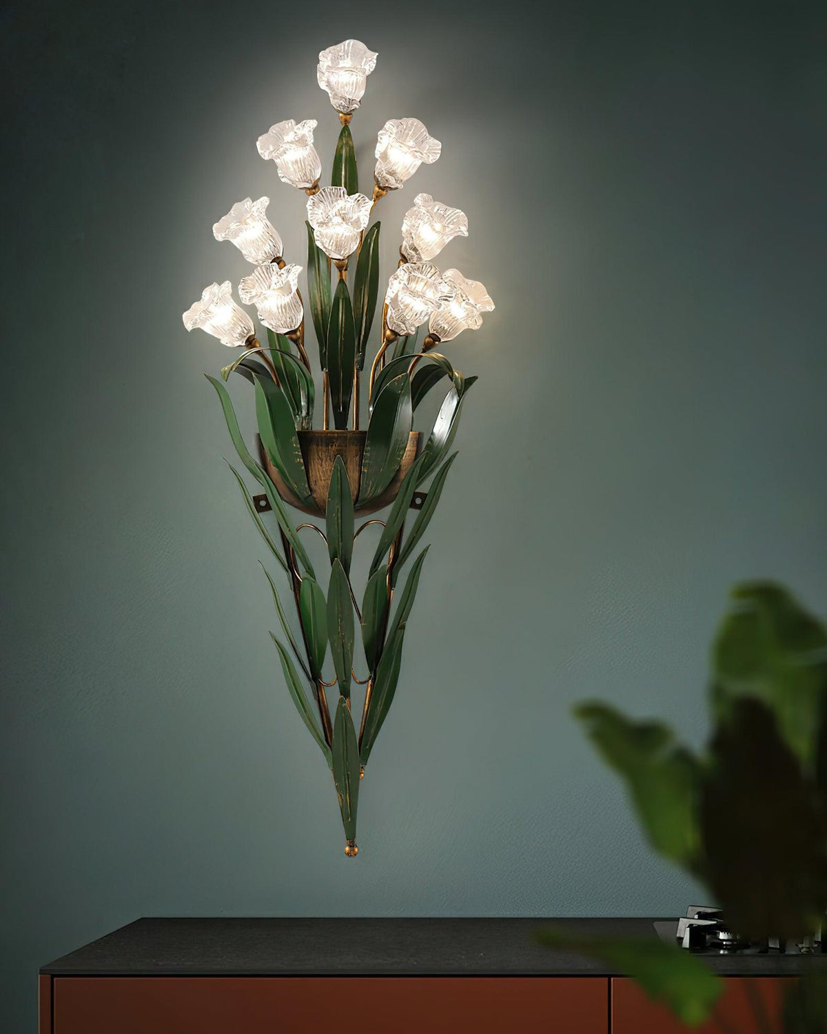 verdant-blossom-wall-lamp