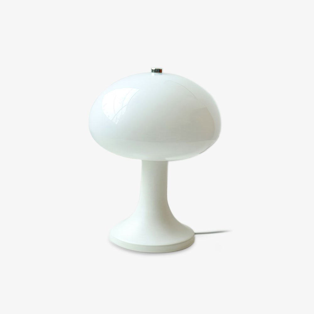 VeroMan Table Lamp