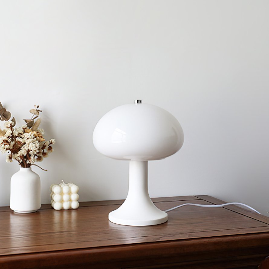 VeroMan Table Lamp