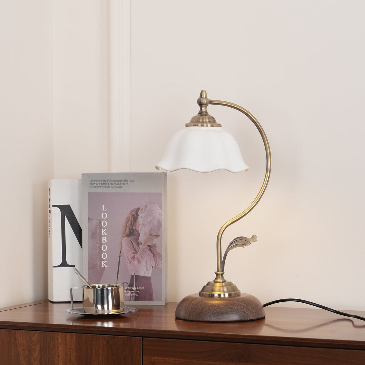 vintage-laiton-table-lamp