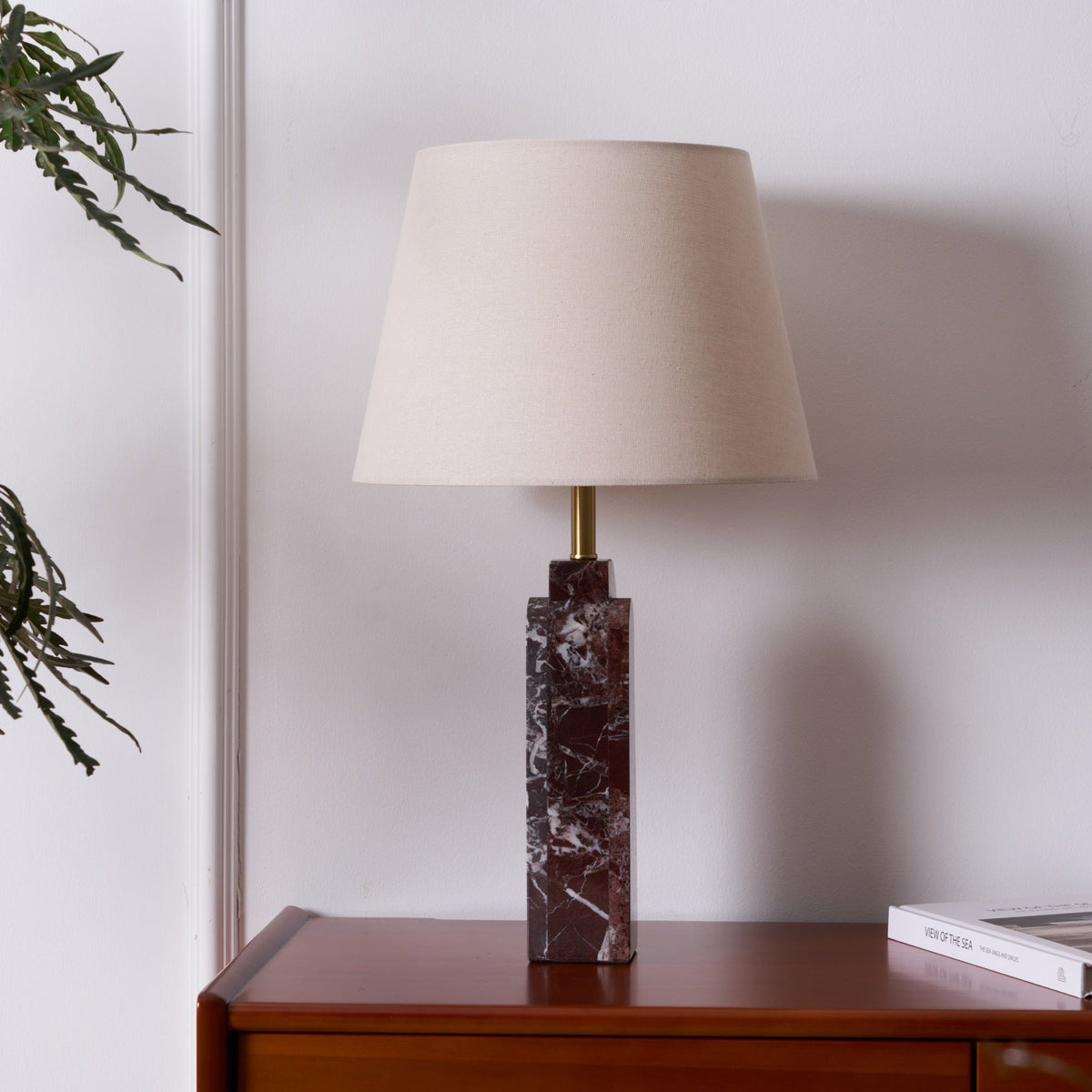 Virello Marble Table Lamp – Sculptural Modern Lighting with Brass Accents