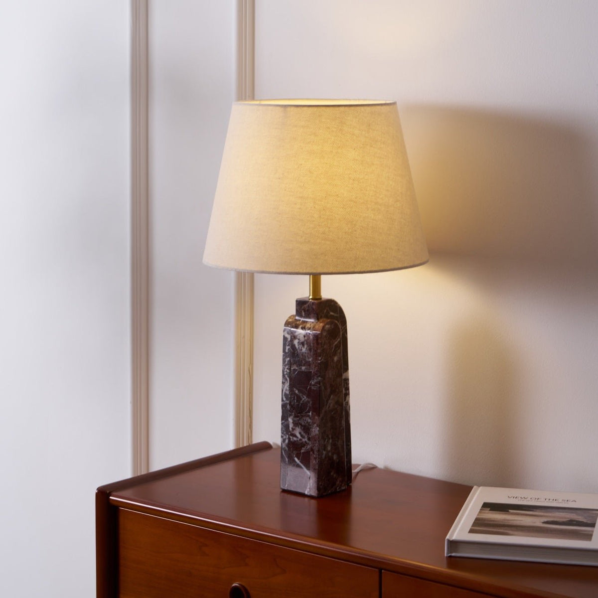 Virello Marble Table Lamp – Sculptural Modern Lighting with Brass Accents