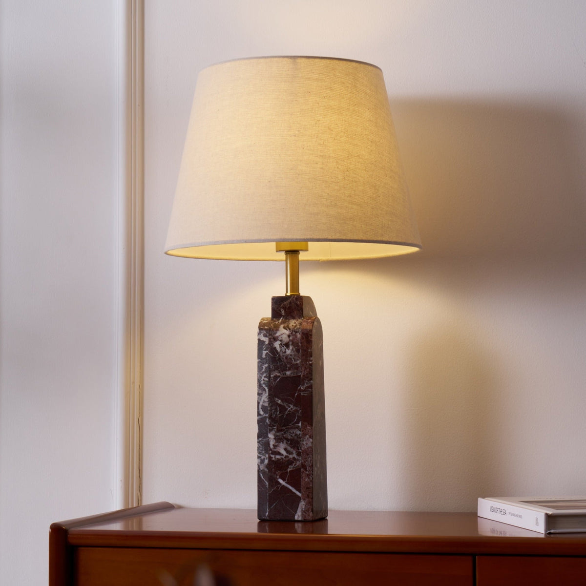 Virello Marble Table Lamp – Sculptural Modern Lighting with Brass Accents