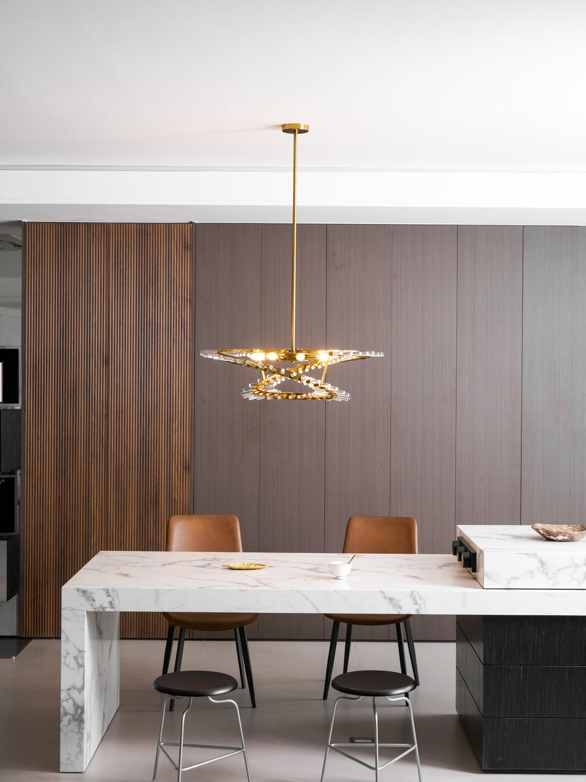 Waltz Art Chandelier – Sculptural Gold Pendant Light for Modern Interiors