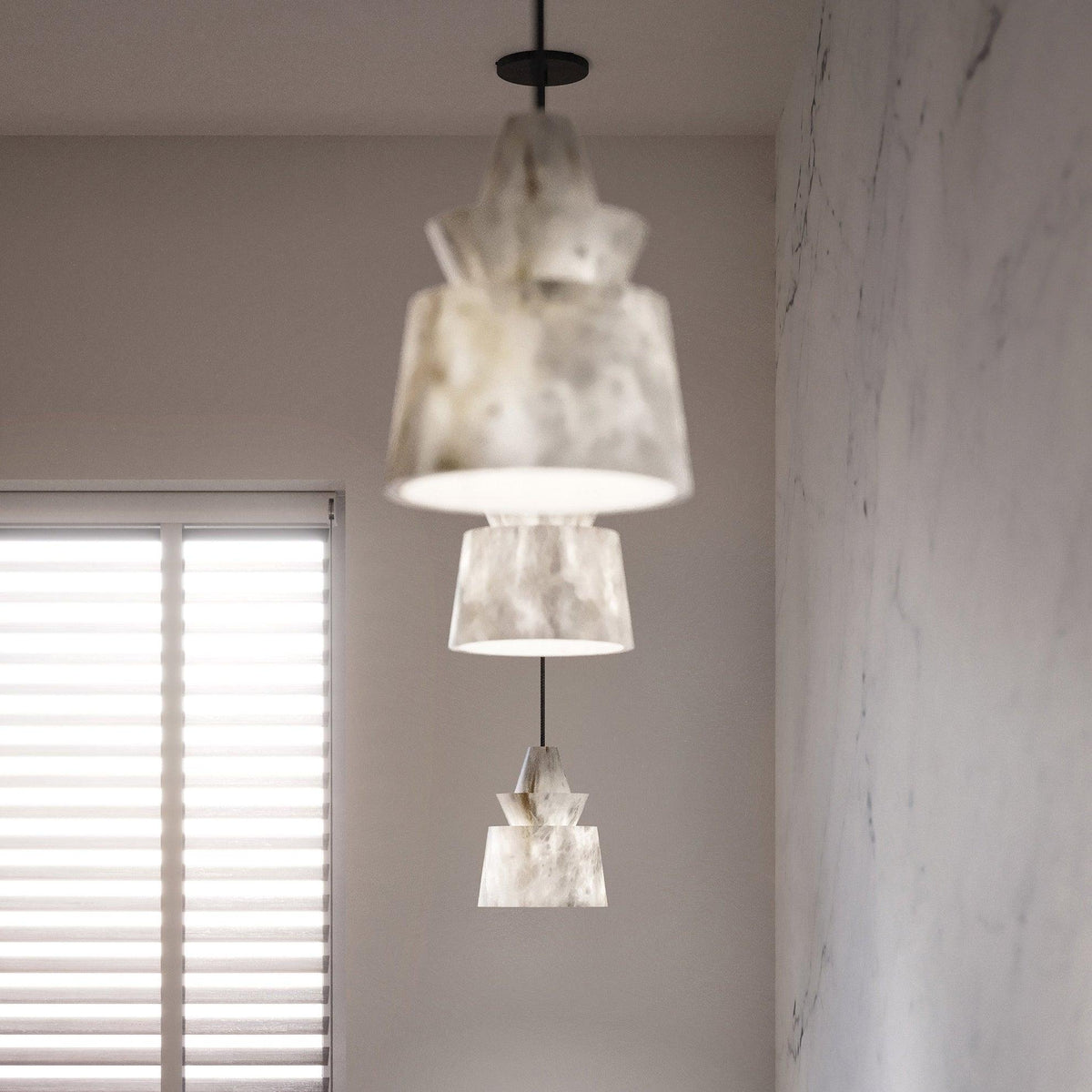 Strata Alabaster Pendant Light – Modern Sculptural Ceiling Lamp