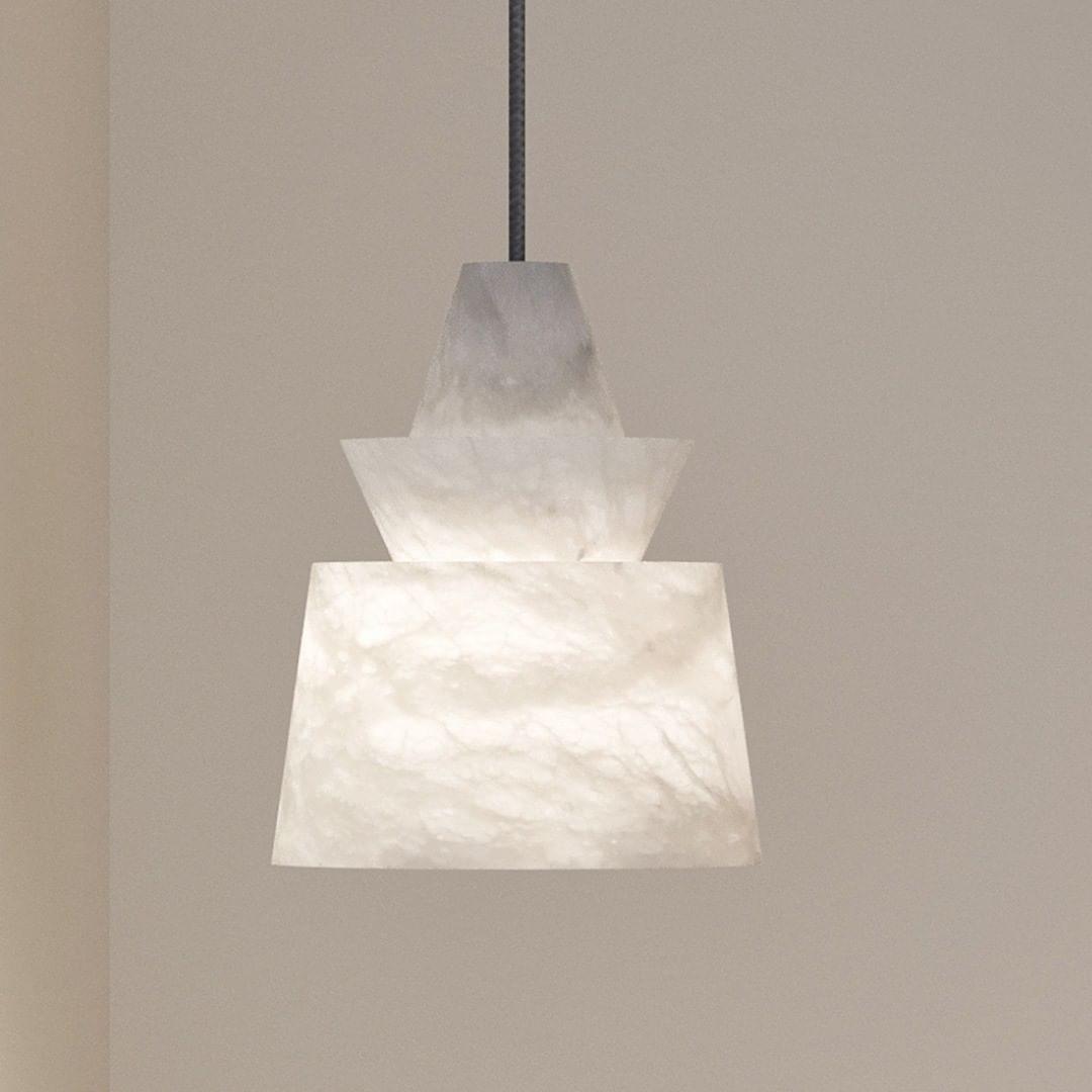 Strata Alabaster Pendant Light – Modern Sculptural Ceiling Lamp