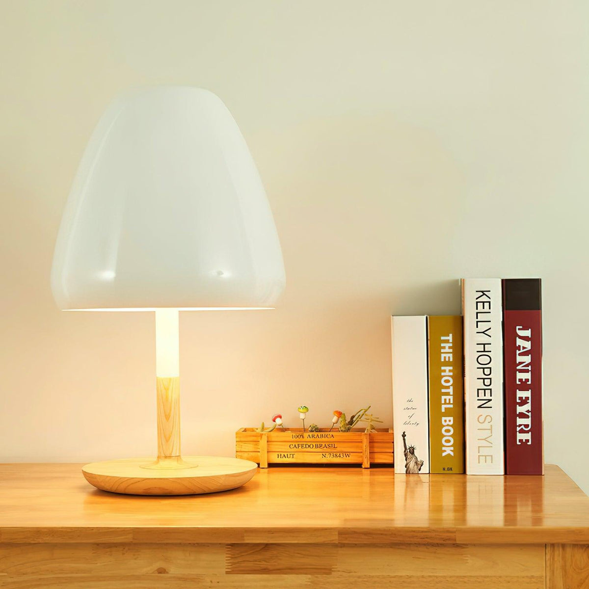 white-mushroom-table-lamp