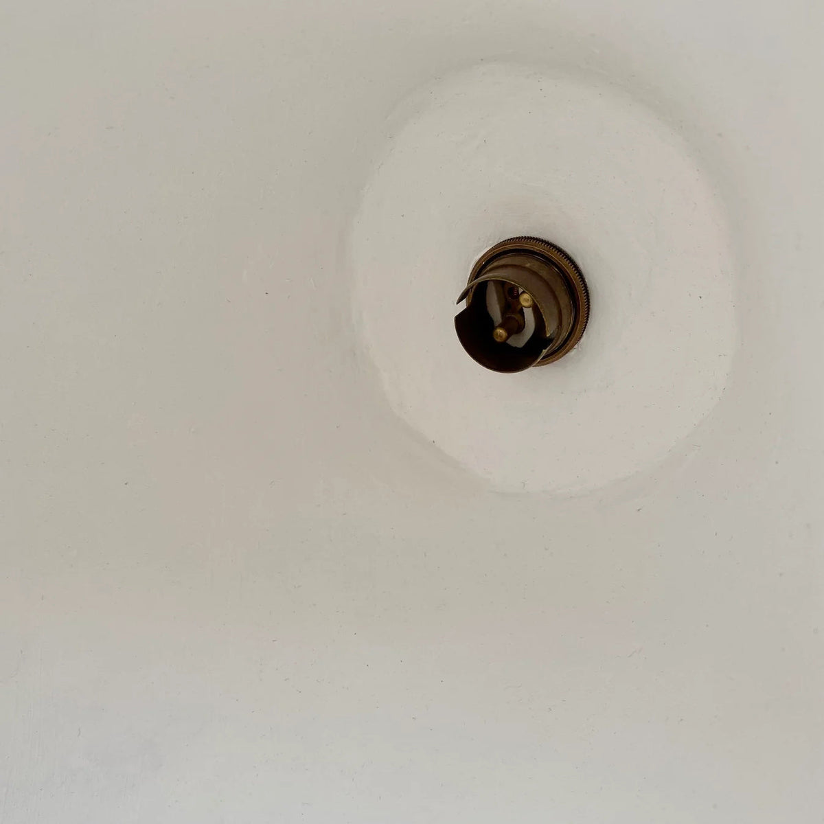 white-plaster-pendant-lamp