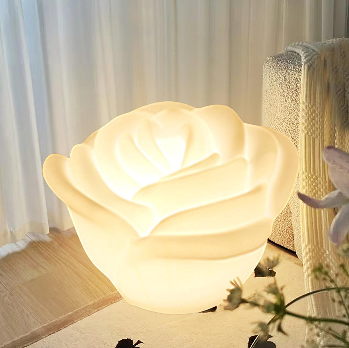 White Rose LED Table Lamp – Sculptural Petal Design for Modern Interiors