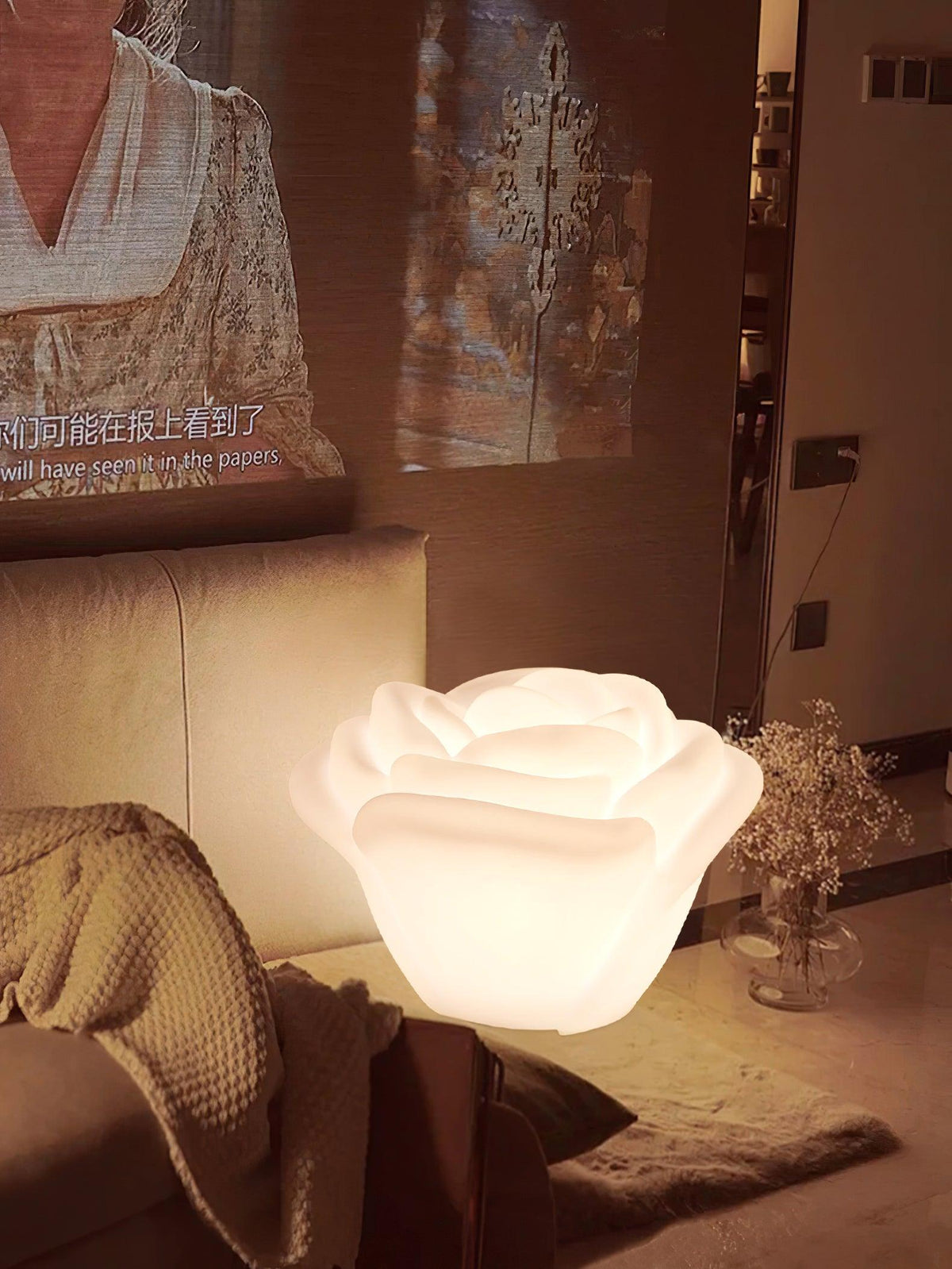 White Rose LED Table Lamp – Sculptural Petal Design for Modern Interiors