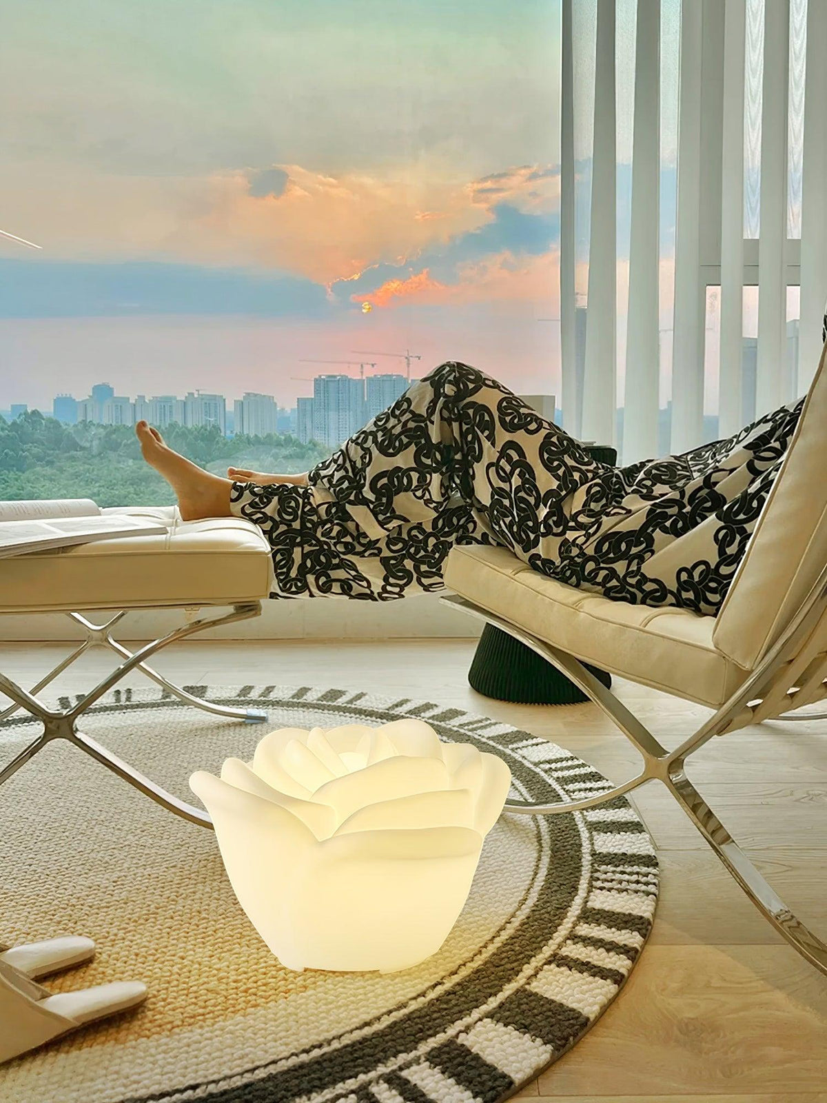 White Rose LED Table Lamp – Sculptural Petal Design for Modern Interiors