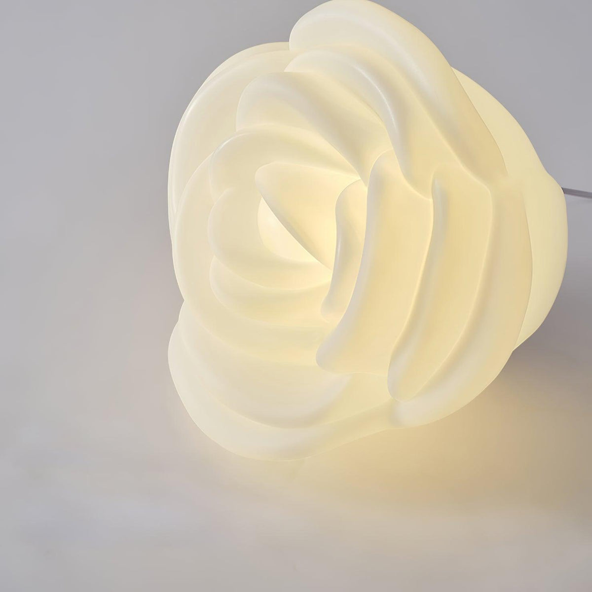 White Rose LED Table Lamp – Sculptural Petal Design for Modern Interiors