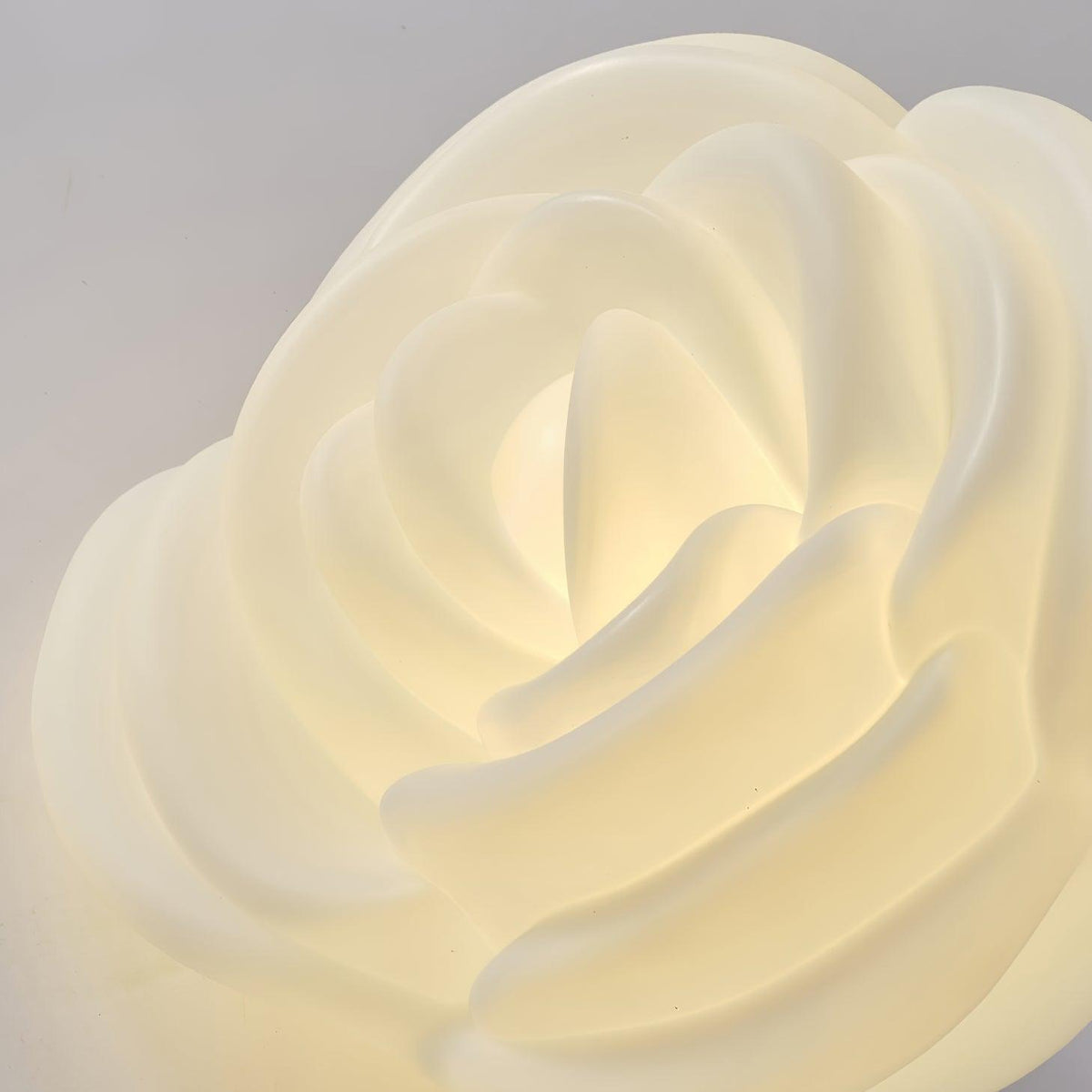 White Rose LED Table Lamp – Sculptural Petal Design for Modern Interiors