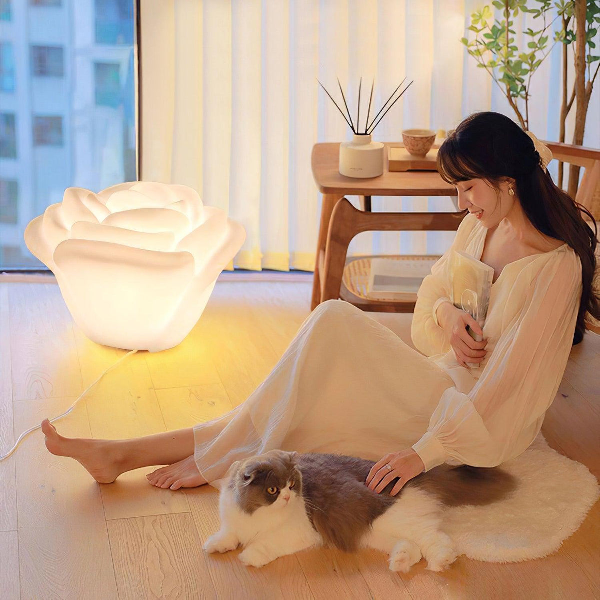 White Rose LED Table Lamp – Sculptural Petal Design for Modern Interiors