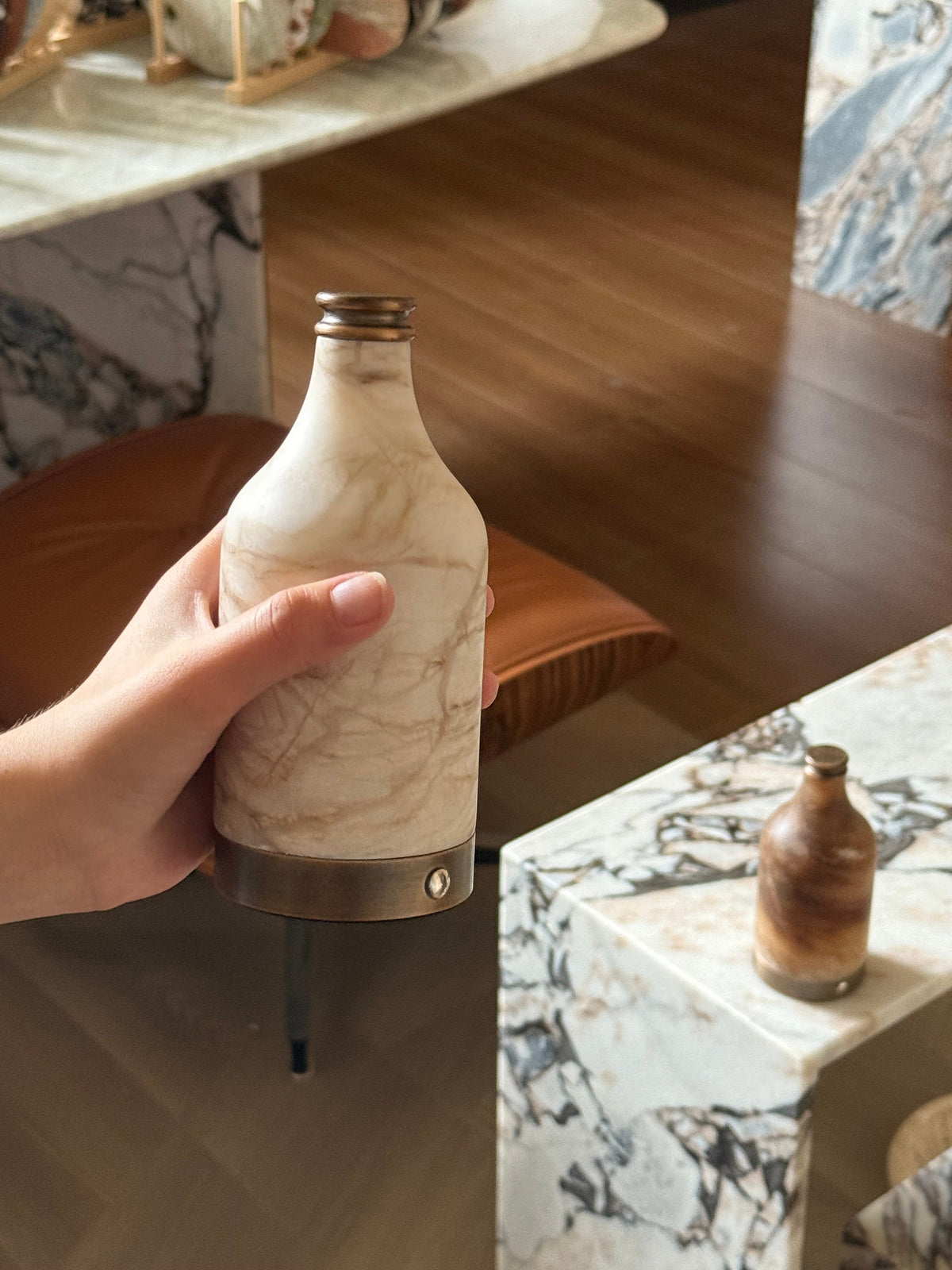 wine-bottle-alabaster-table-lamp