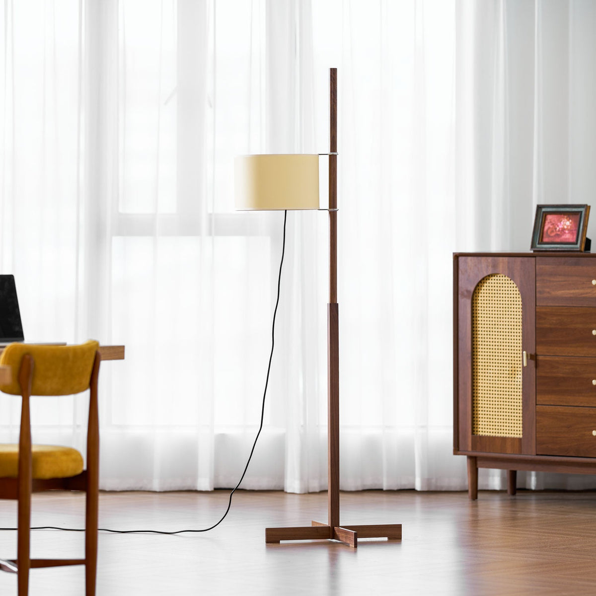 wood-tmm-floor-lamp