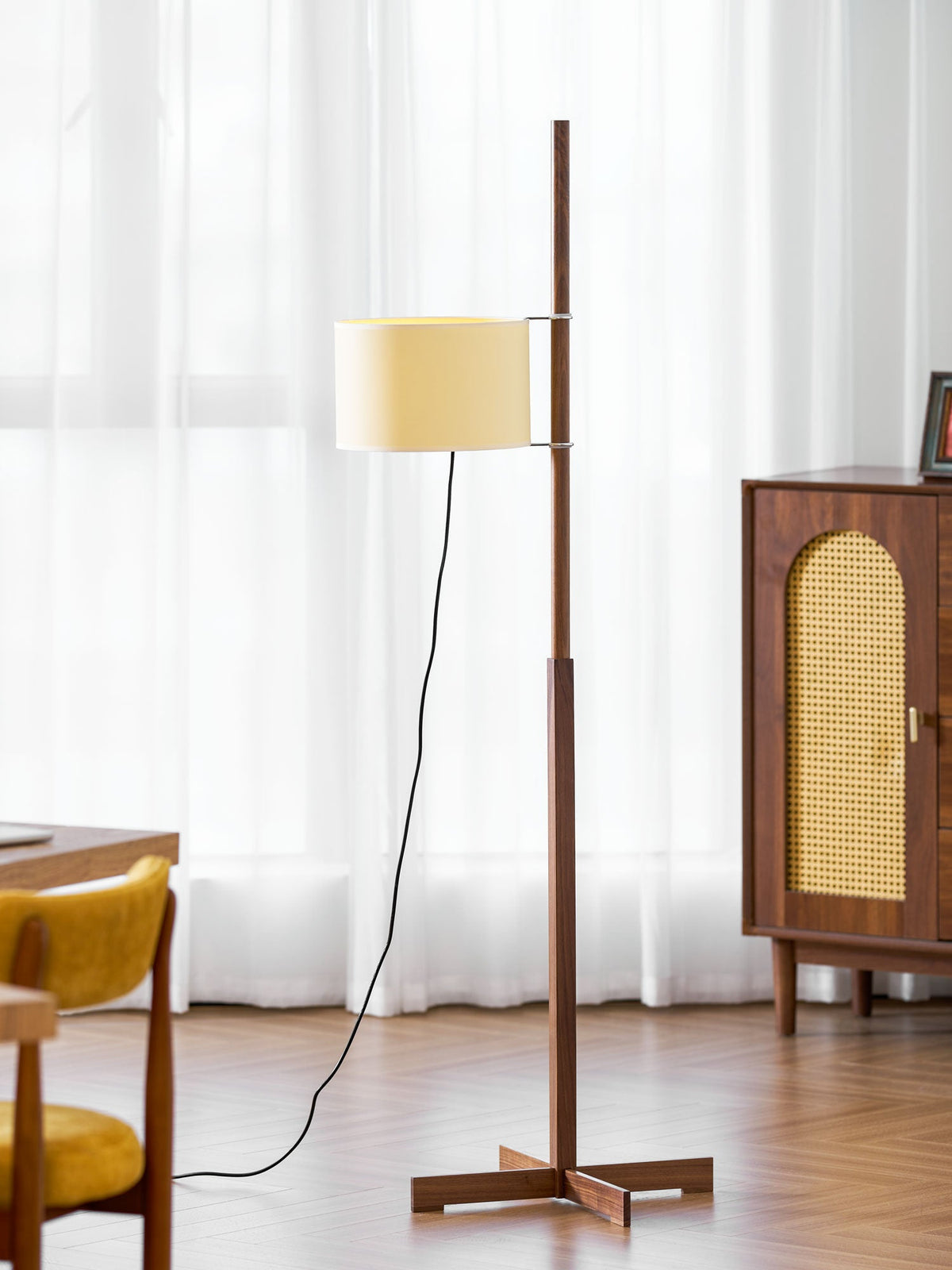 wood-tmm-floor-lamp