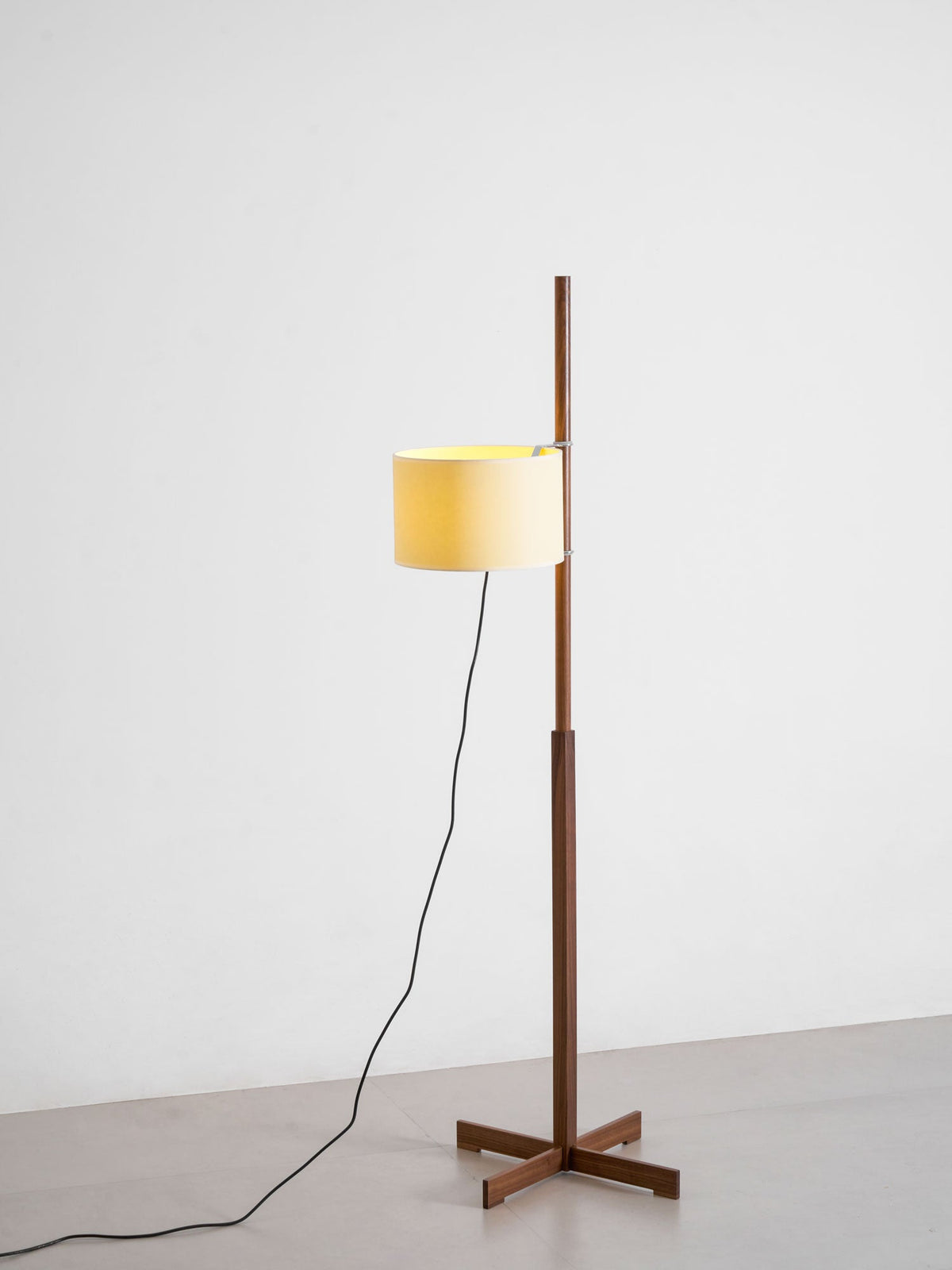 wood-tmm-floor-lamp