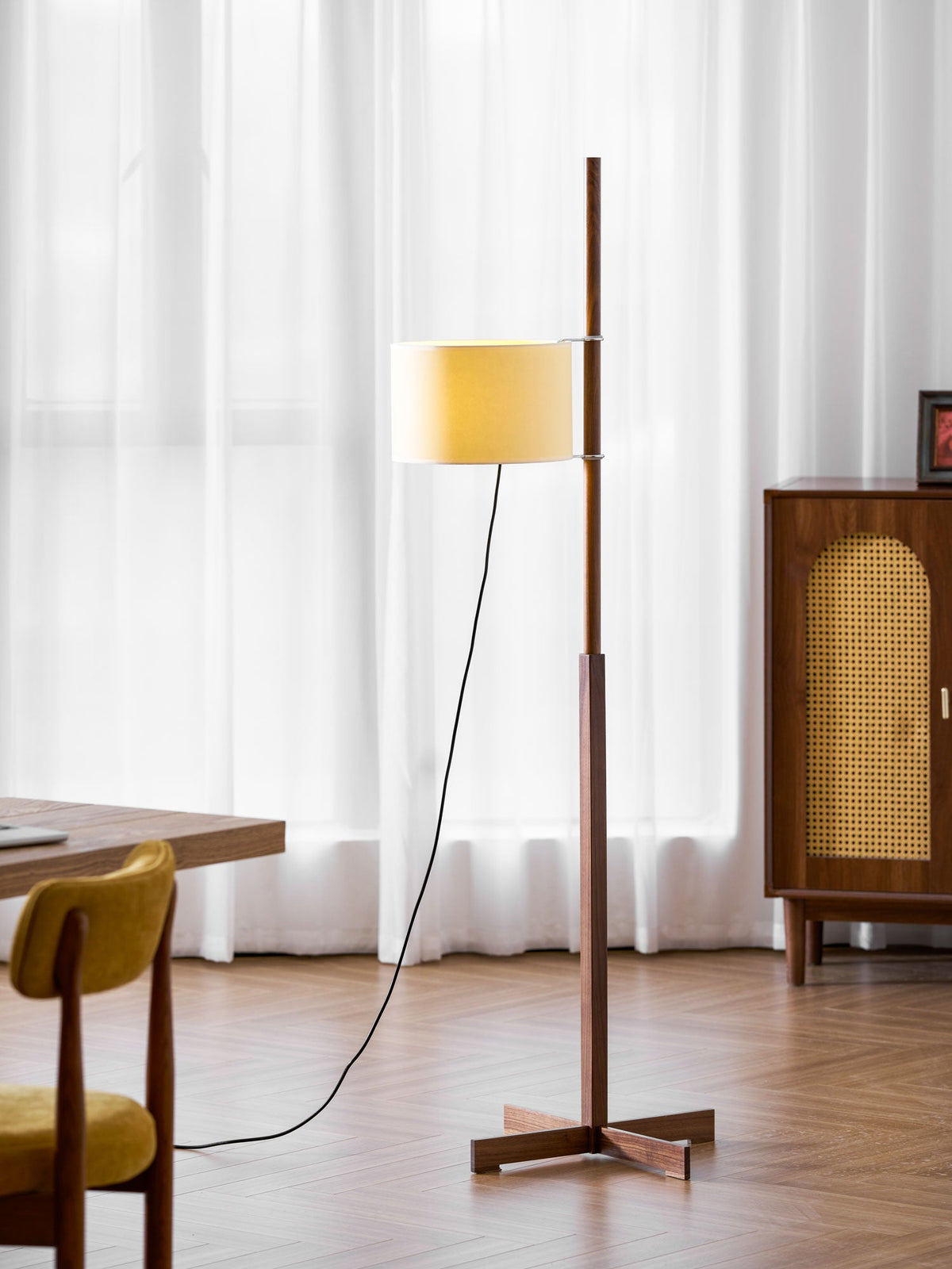 wood-tmm-floor-lamp
