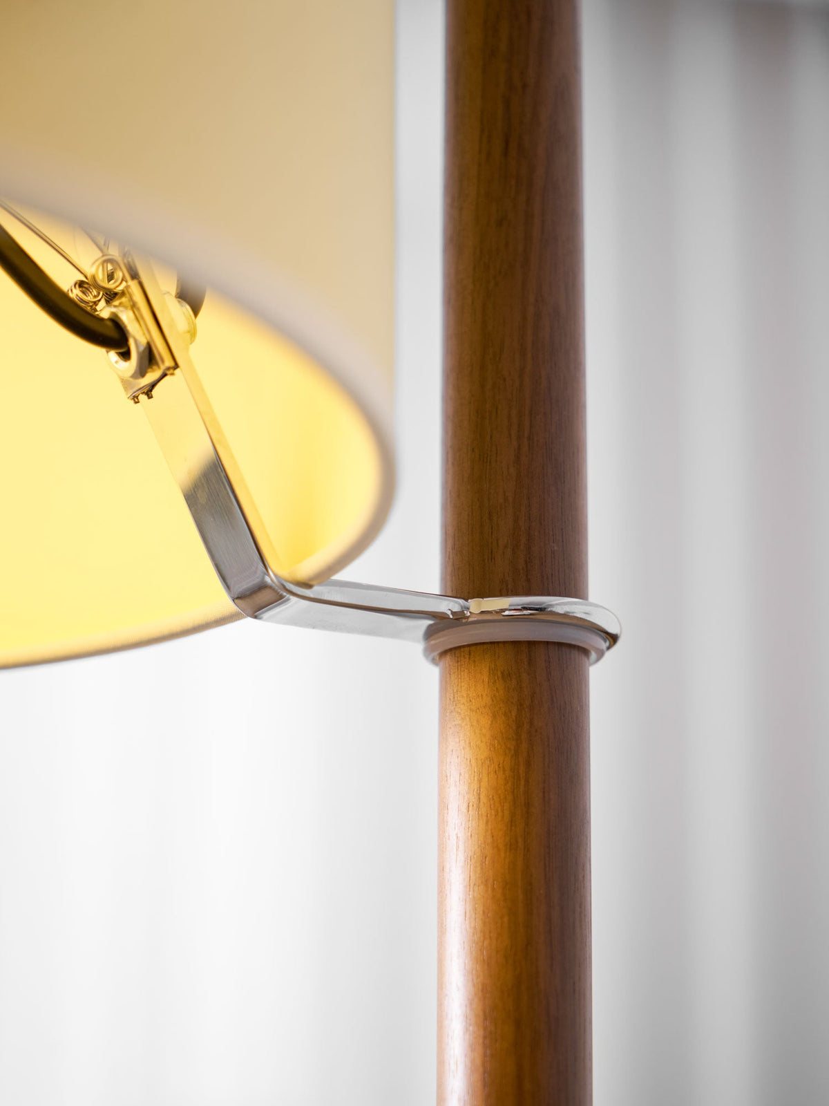 wood-tmm-floor-lamp