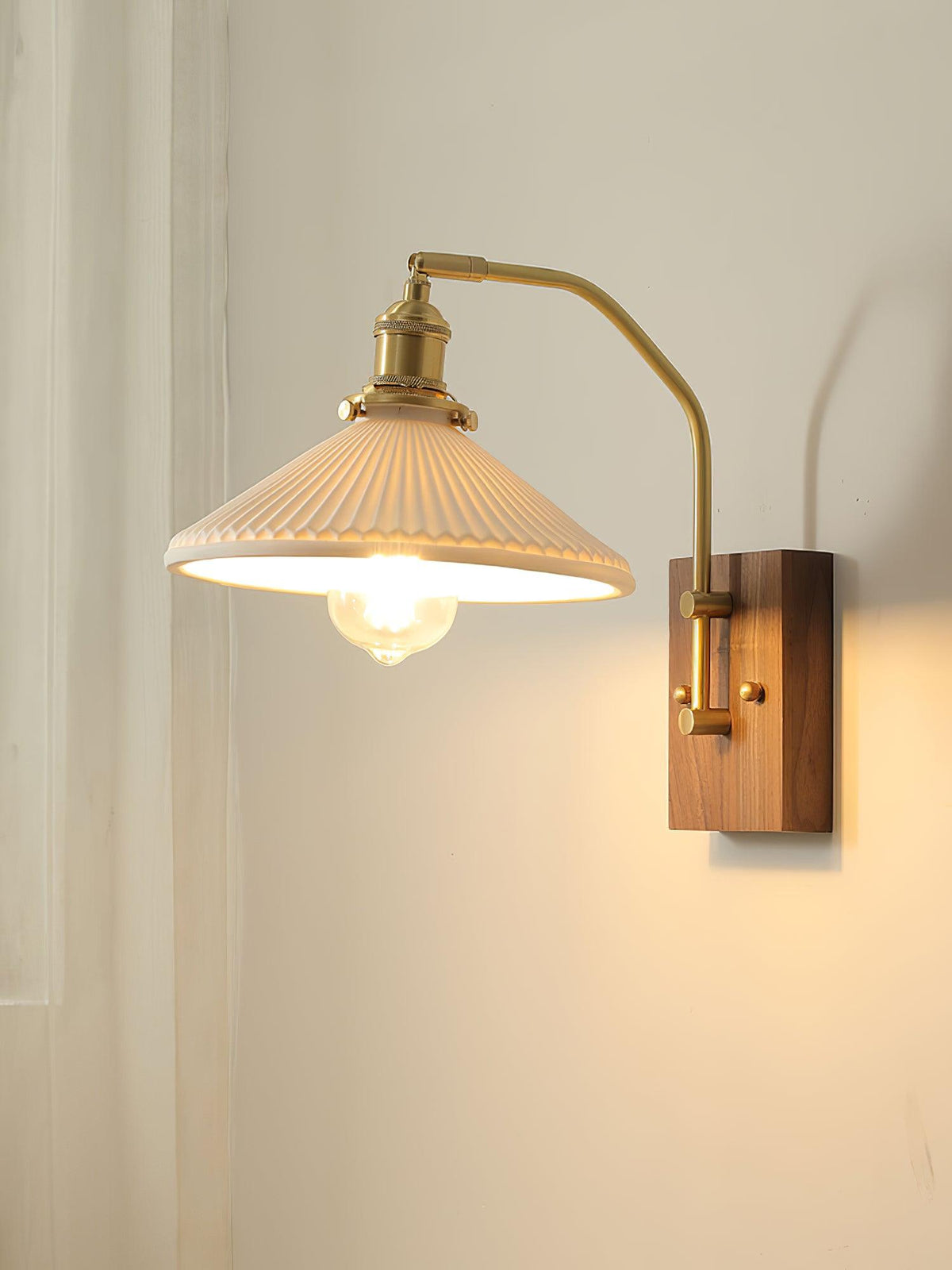 wood-ceramic-century-sconce
