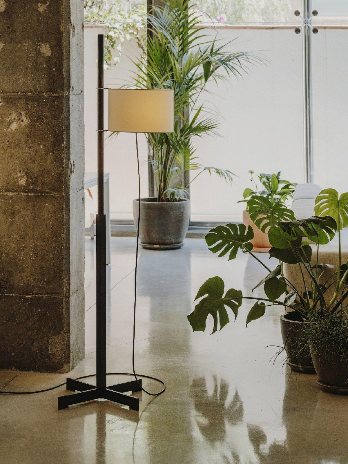 wood-tmm-floor-lamp