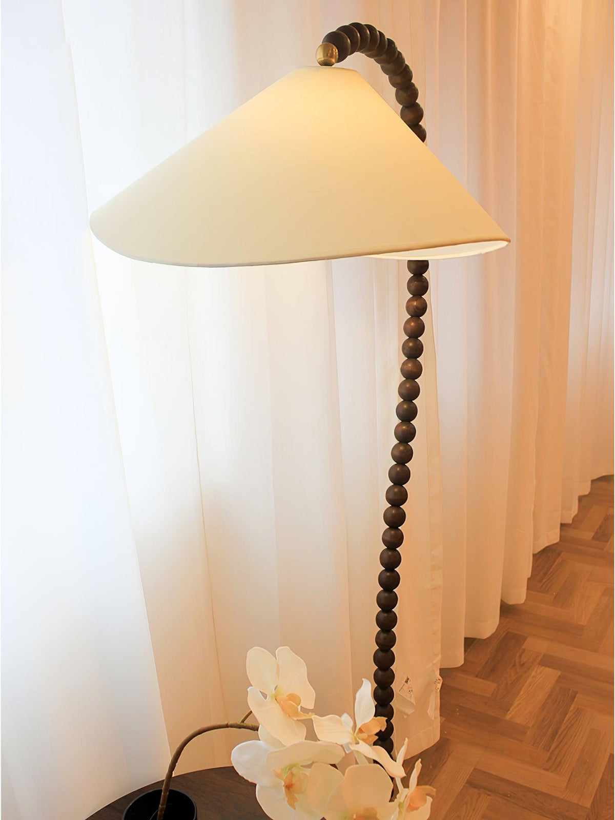 wooden-bead-floor-lamp
