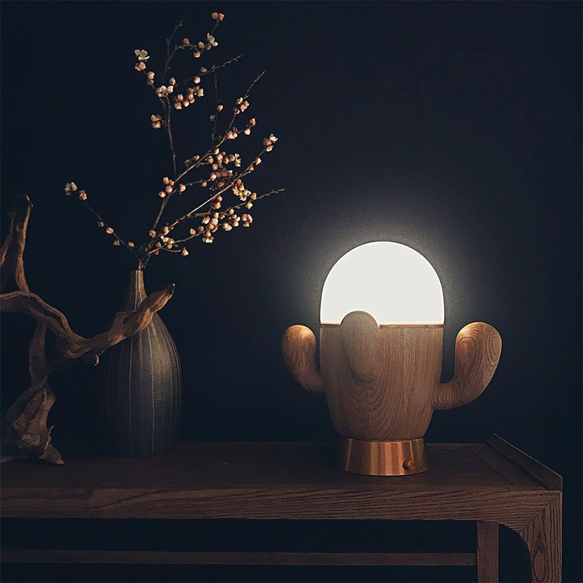 wooden-cactus-table-lamp