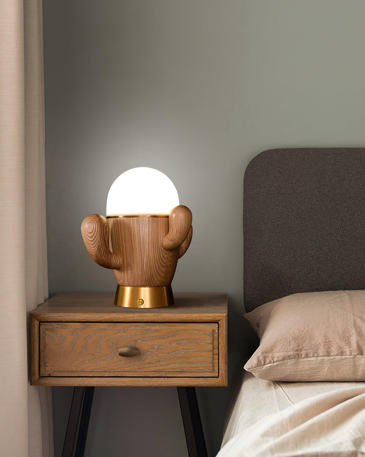 wooden-cactus-table-lamp