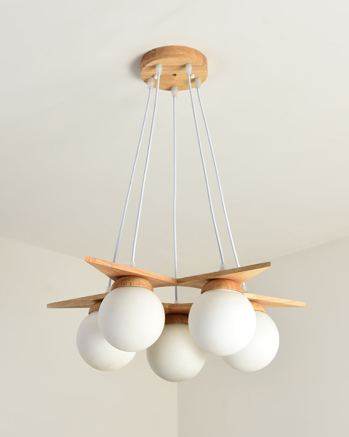 wooden-star-with-glass-chandelier
