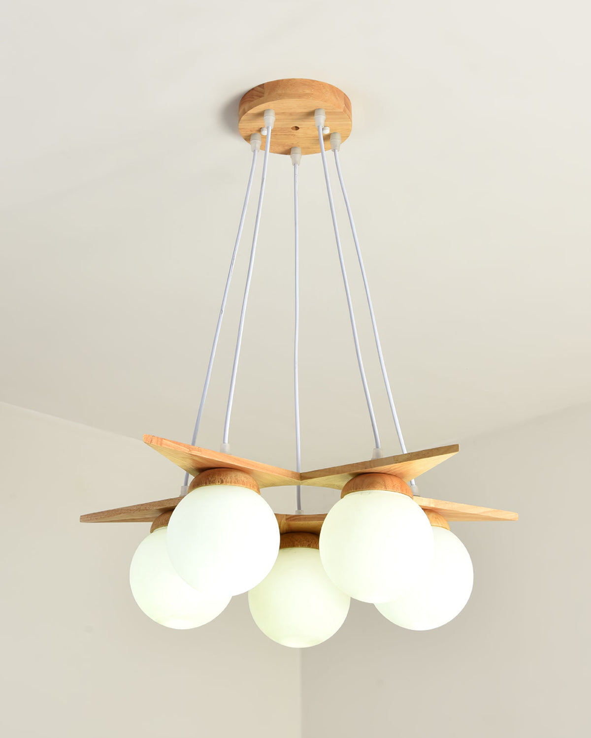 wooden-star-with-glass-chandelier