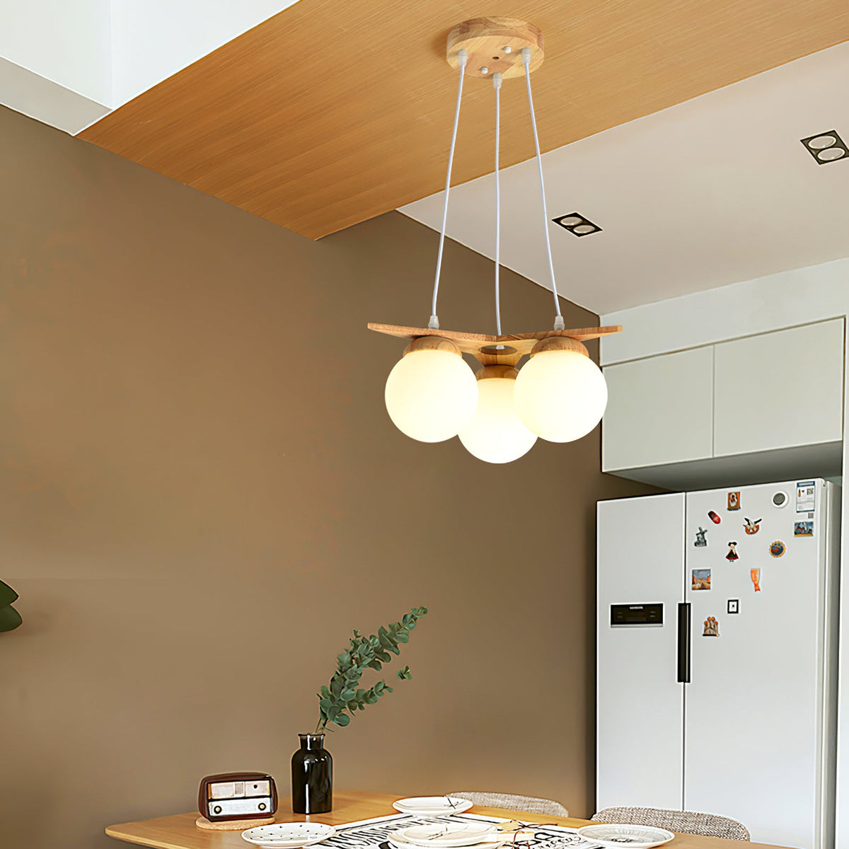 wooden-star-with-glass-chandelier