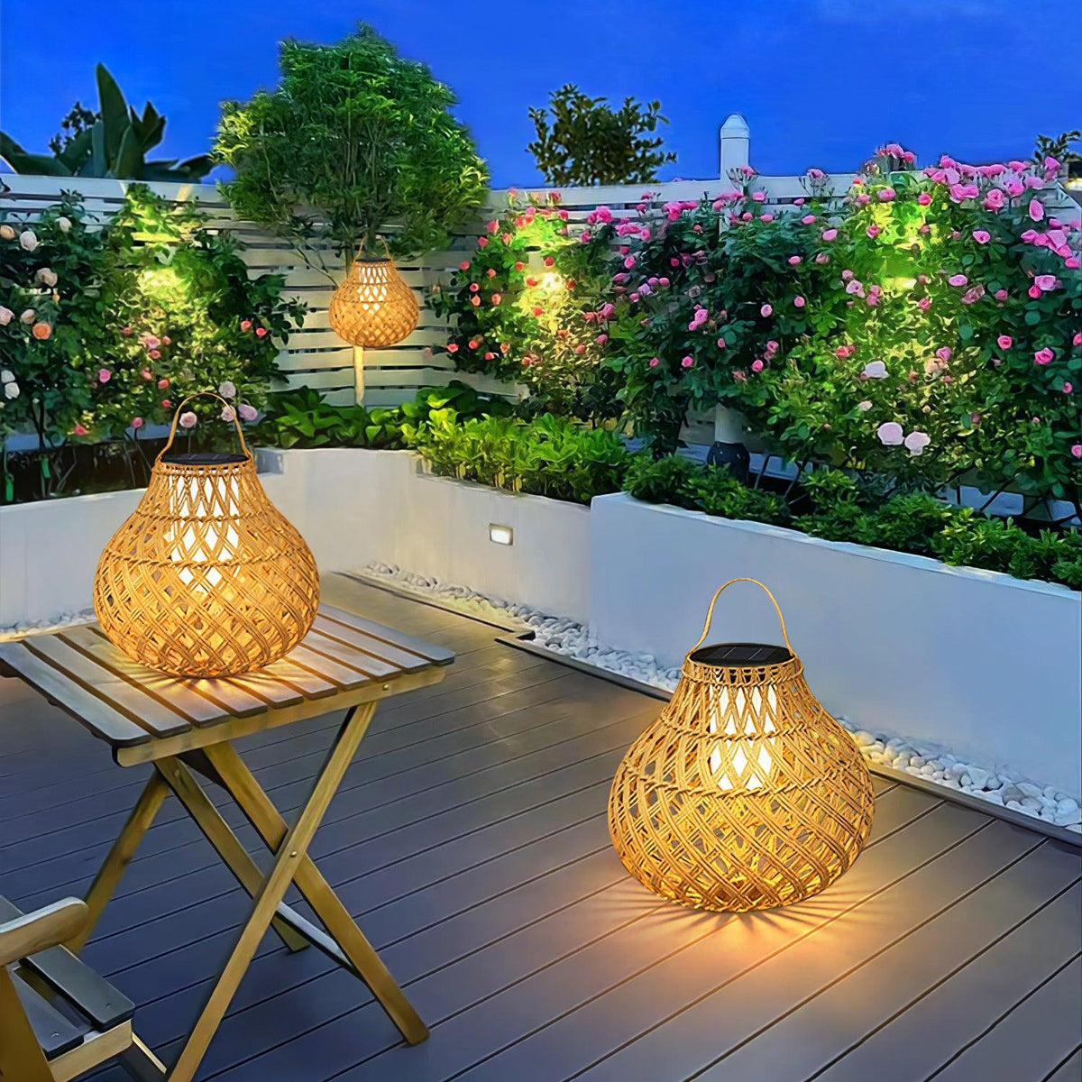Woven Sphere Solar Lantern Outdoor Lamp