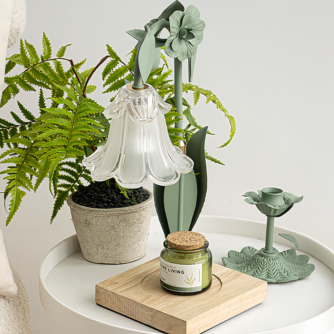 Melt Scented Wax Table Lamp in Vintage Green with Clear Glass Shade