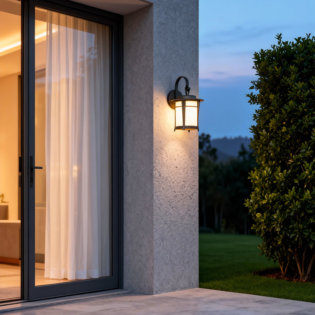 Retro Outdoor Wall Sconce with Warm LED Light – Die-Cast Aluminum