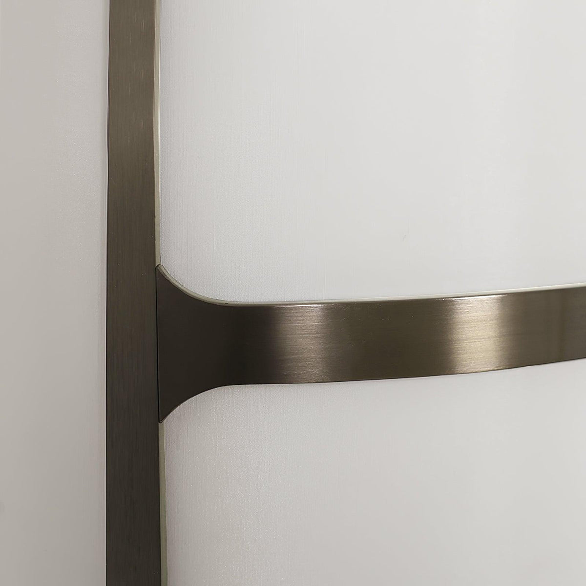 X L 04 Floor Lamp