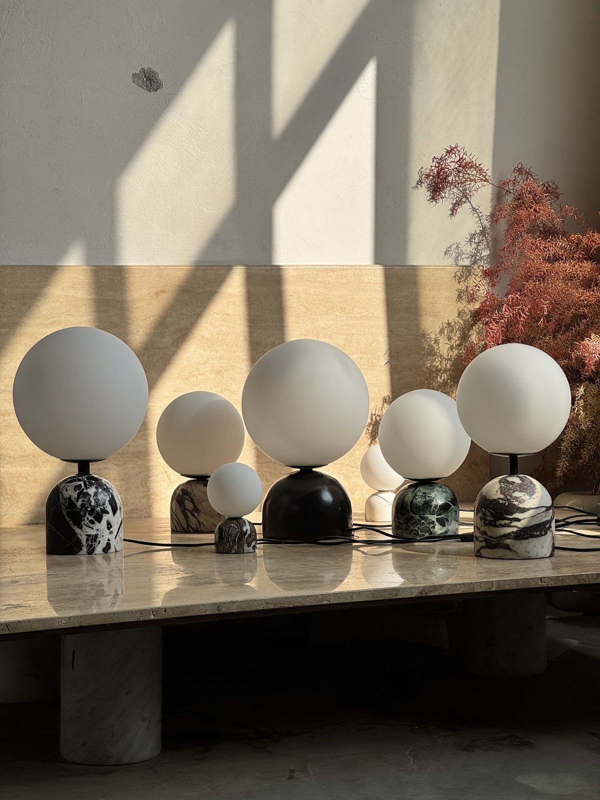 yannick-marble-table-lamp