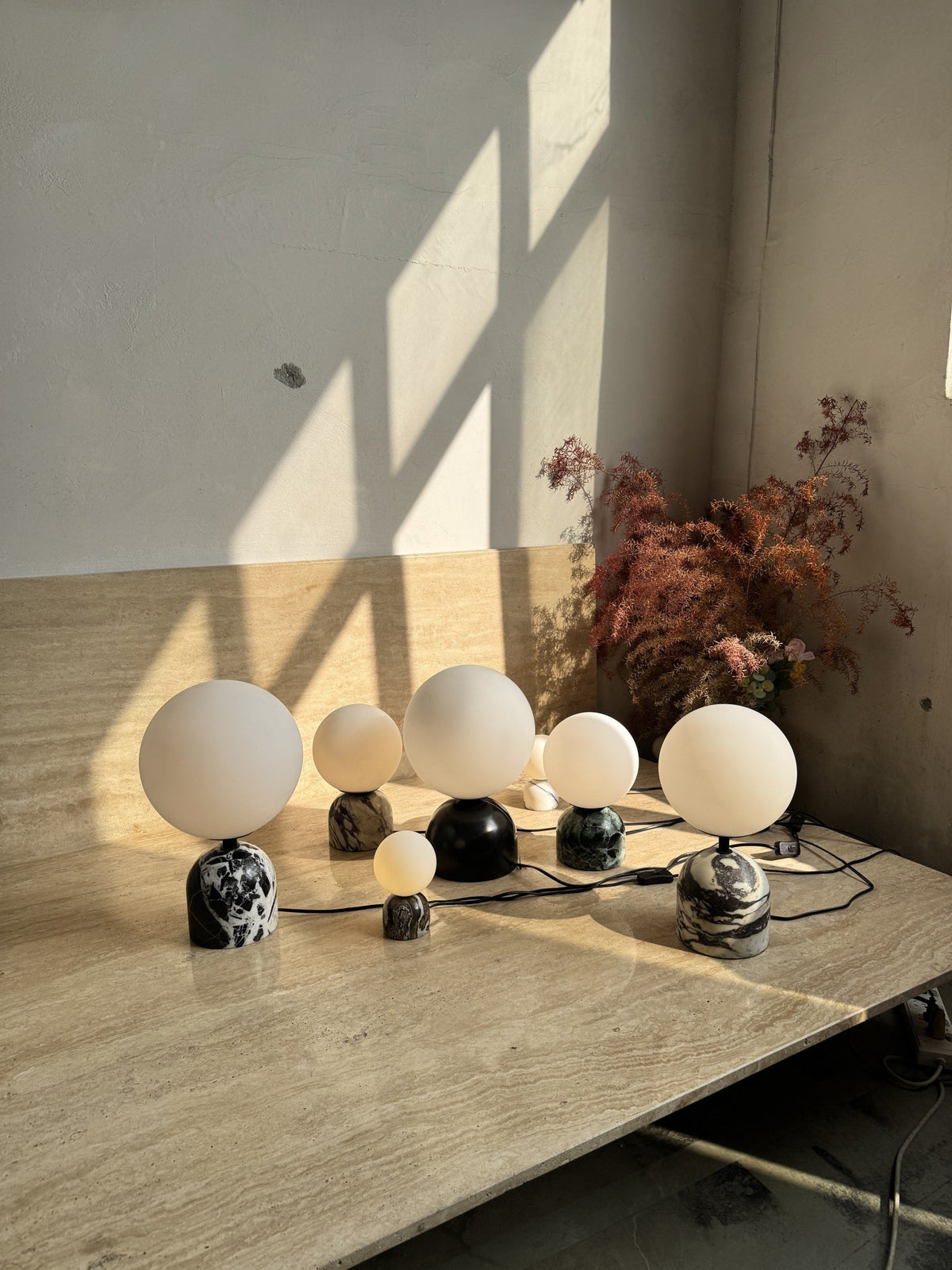 yannick-marble-table-lamp